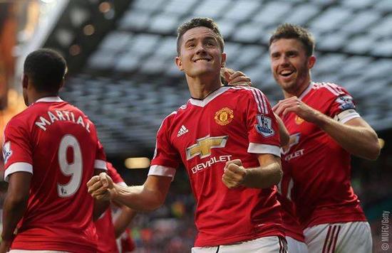 现实迫使 现实迫使