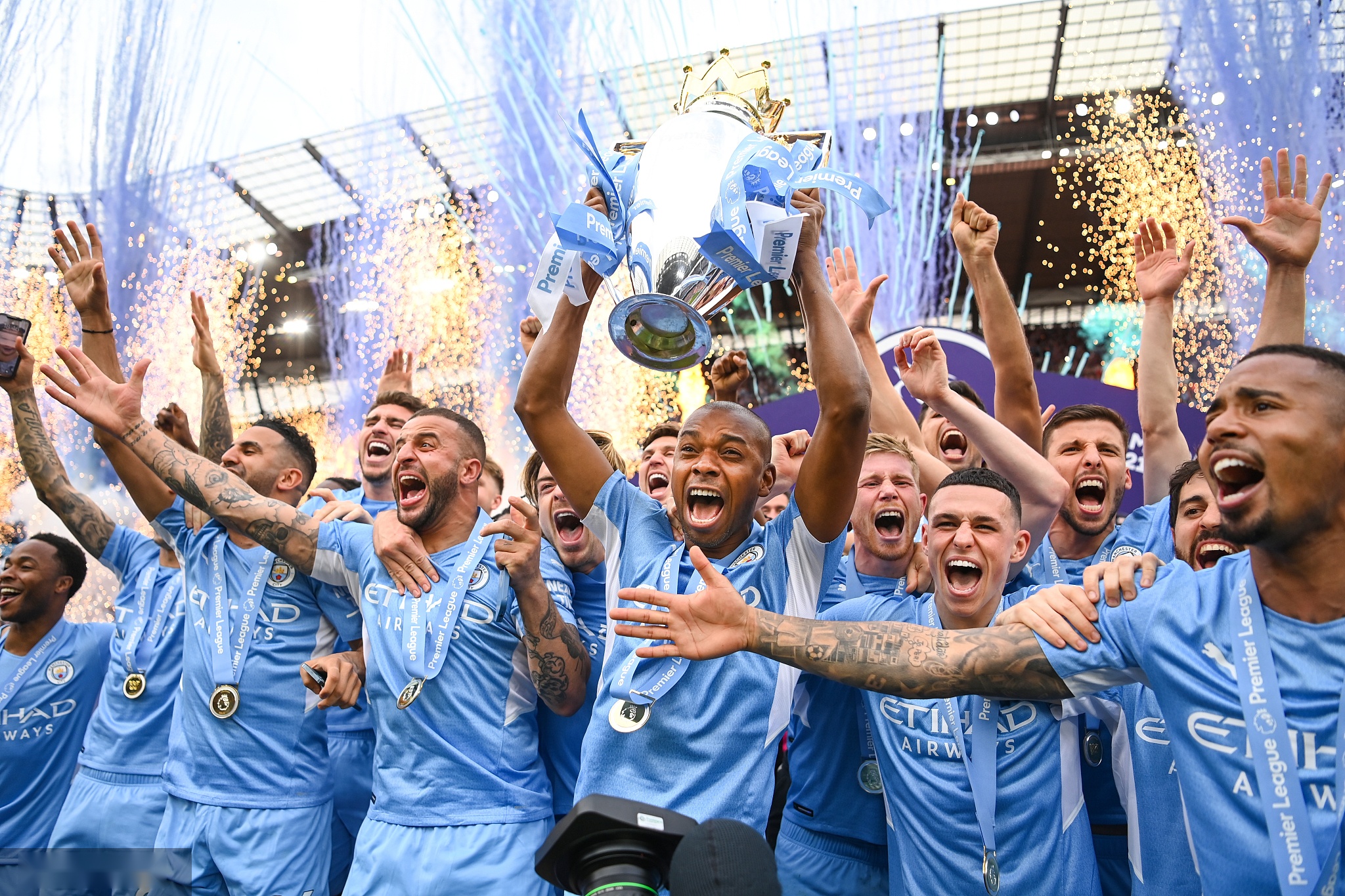 拜仁依仗高 拜仁依仗高